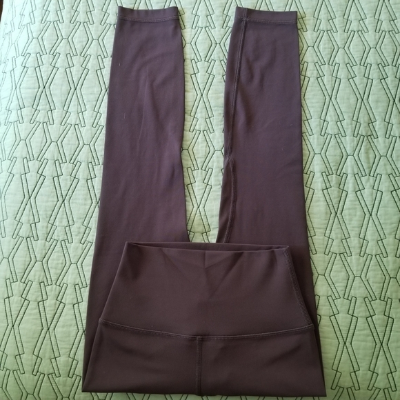 💜 LULULEMON Black Currant Align Pant 25" Sz 2 💜 - Picture 3 of 4